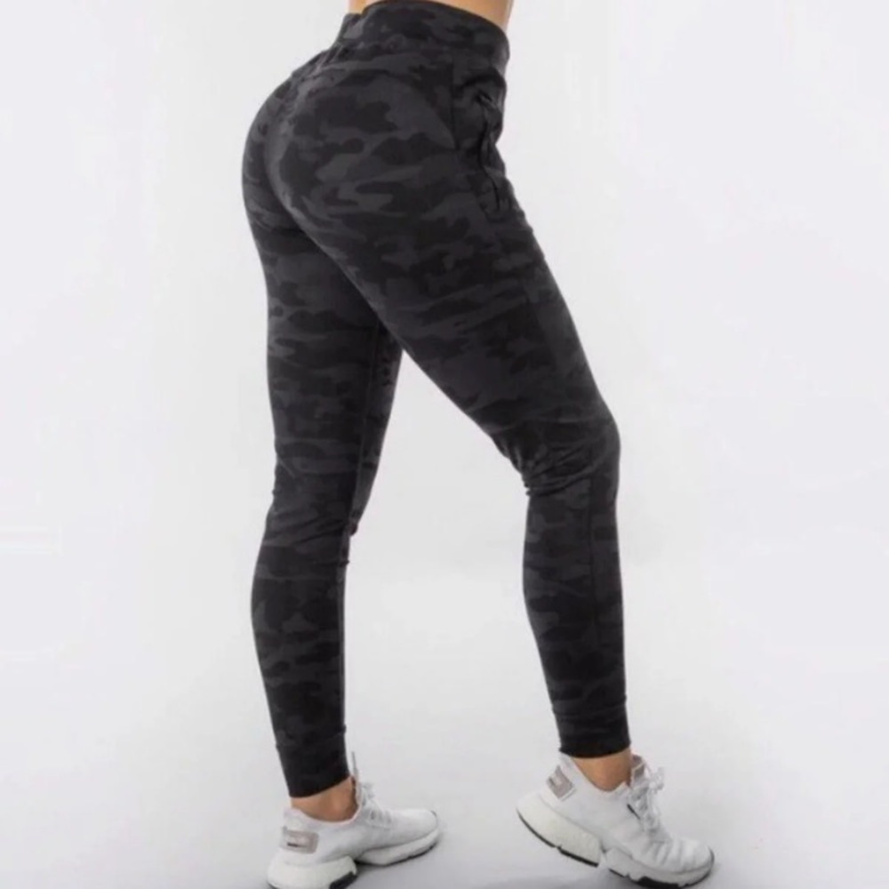 Alphalete camo joggers